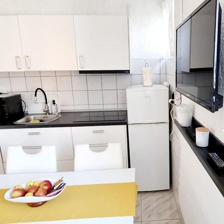 Apartments Severina ロヴィニ エクステリア 写真