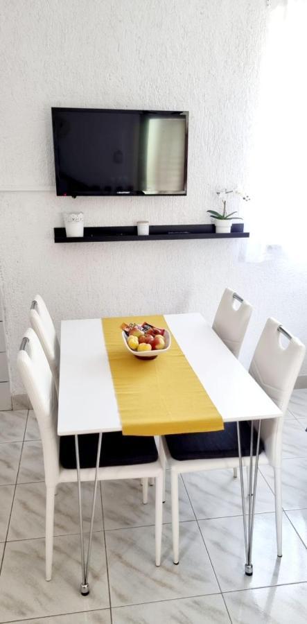 Apartments Severina ロヴィニ エクステリア 写真