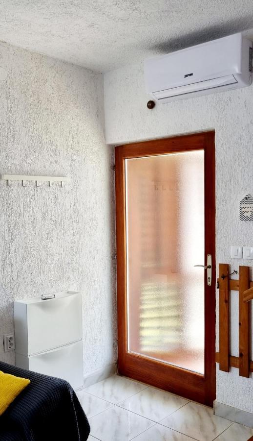 Apartments Severina ロヴィニ エクステリア 写真