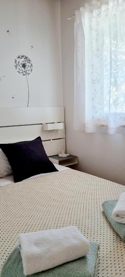 Apartments Severina ロヴィニ エクステリア 写真