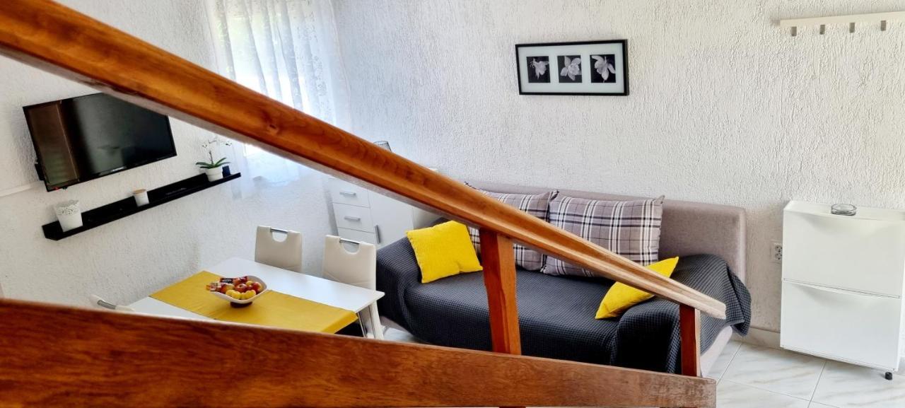 Apartments Severina ロヴィニ エクステリア 写真