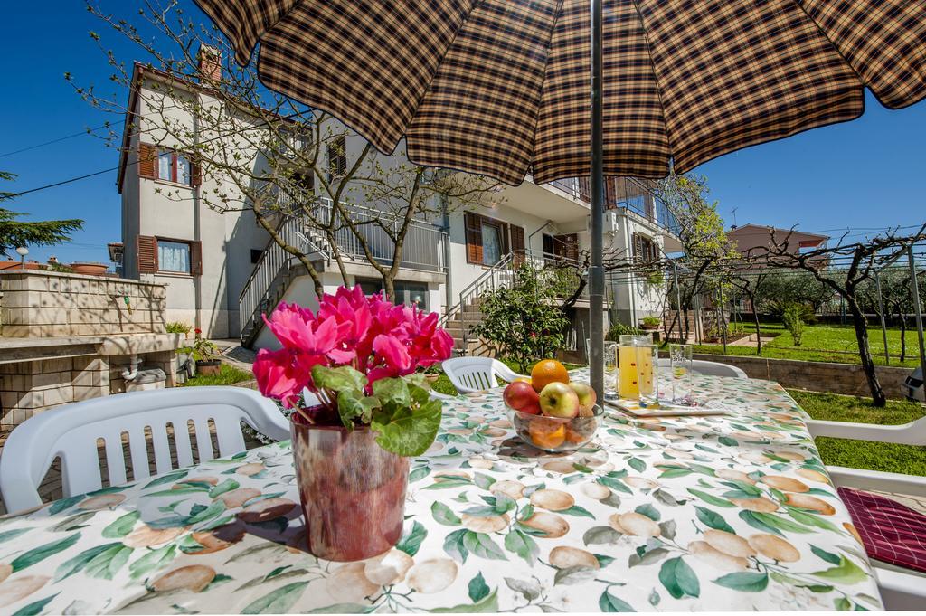 Apartments Severina ロヴィニ エクステリア 写真