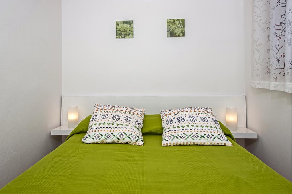 Apartments Severina ロヴィニ エクステリア 写真