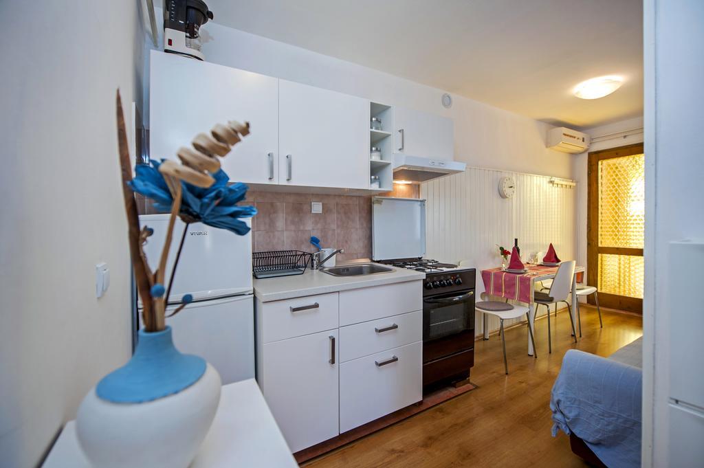 Apartments Severina ロヴィニ エクステリア 写真