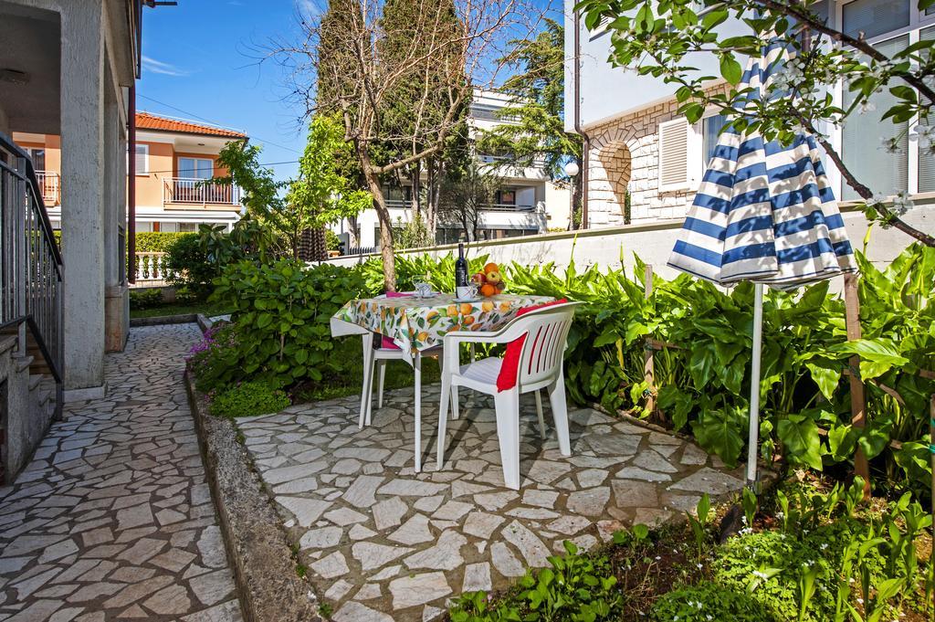Apartments Severina ロヴィニ エクステリア 写真