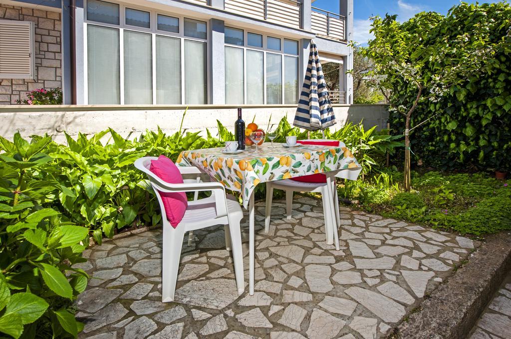 Apartments Severina ロヴィニ エクステリア 写真