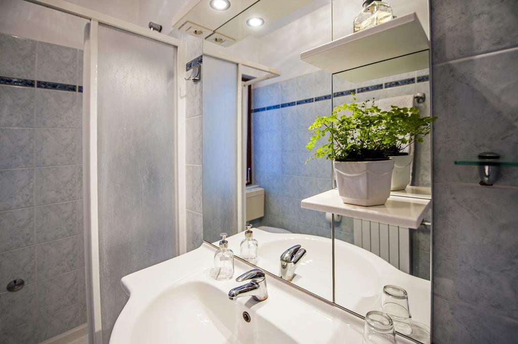 Apartments Severina ロヴィニ エクステリア 写真