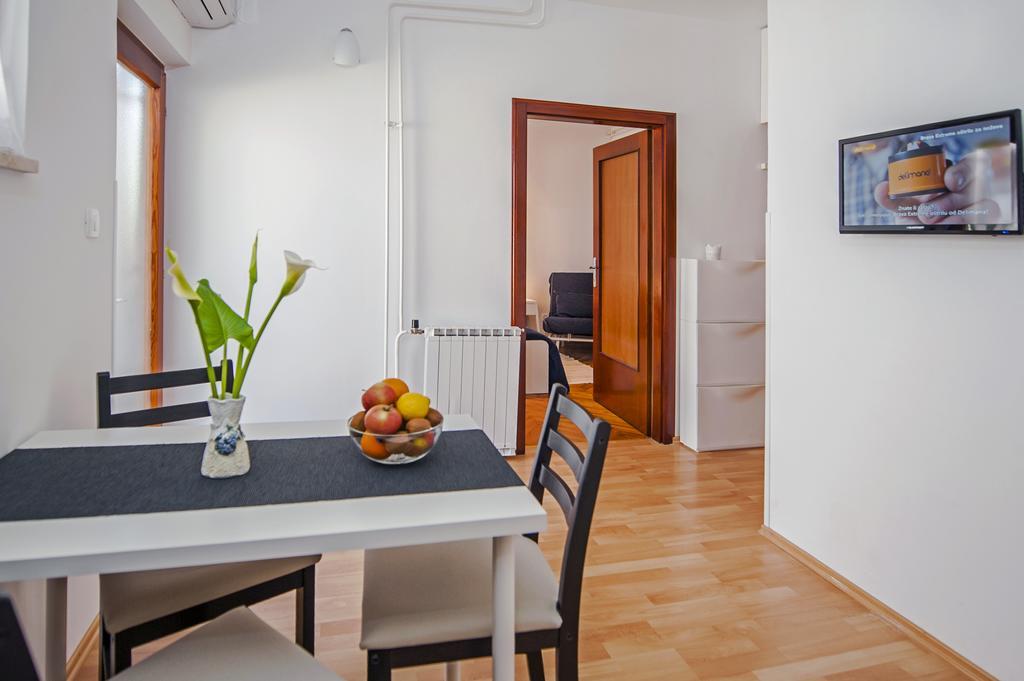 Apartments Severina ロヴィニ エクステリア 写真