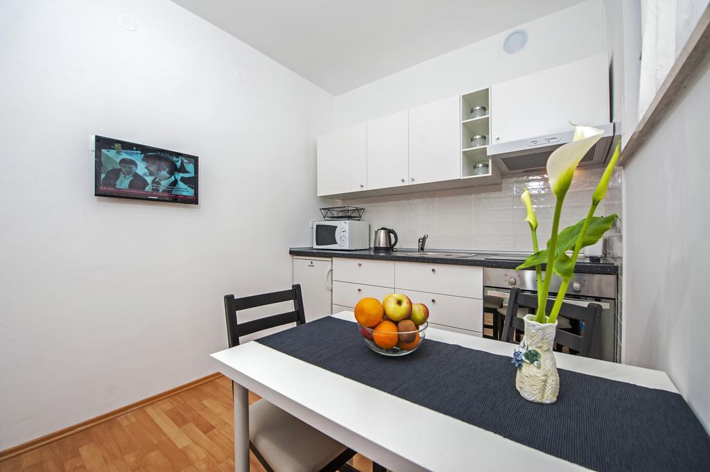 Apartments Severina ロヴィニ エクステリア 写真