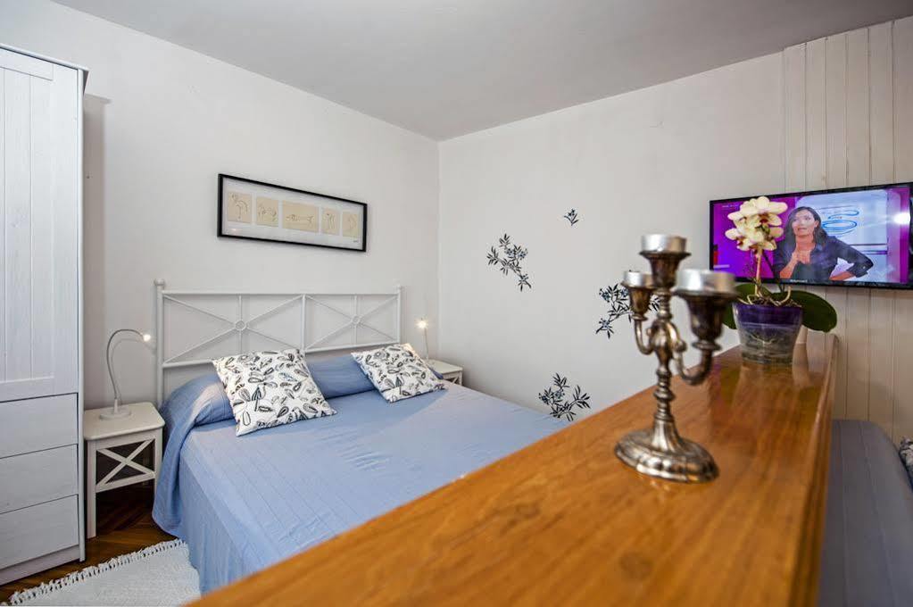 Apartments Severina ロヴィニ エクステリア 写真